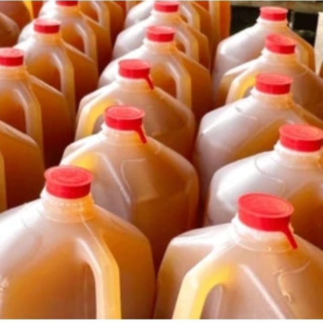 1 Gallon Unsweetened Tea (128 oz).